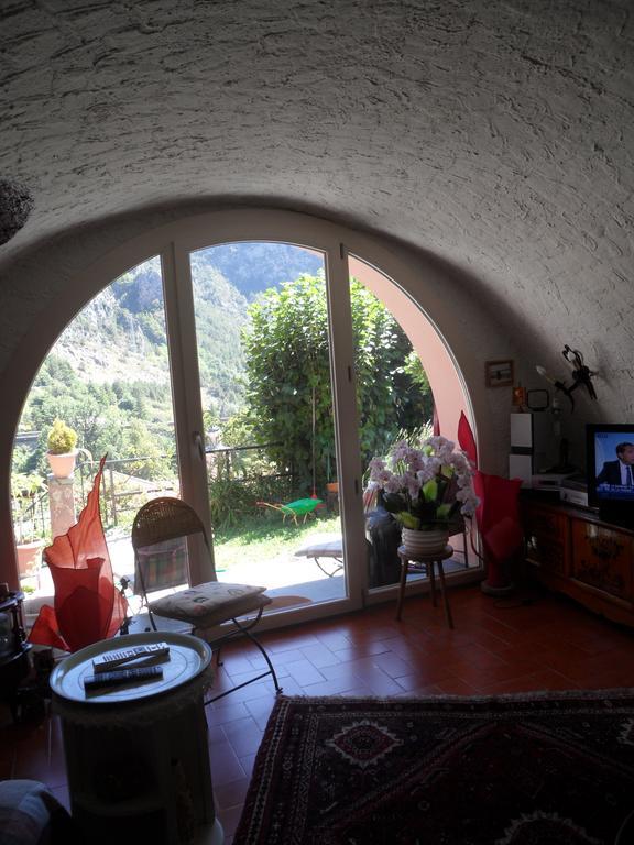 Chambres D'Hotes Casa Sylvana Saint-Dalmas-de-Tende Buitenkant foto